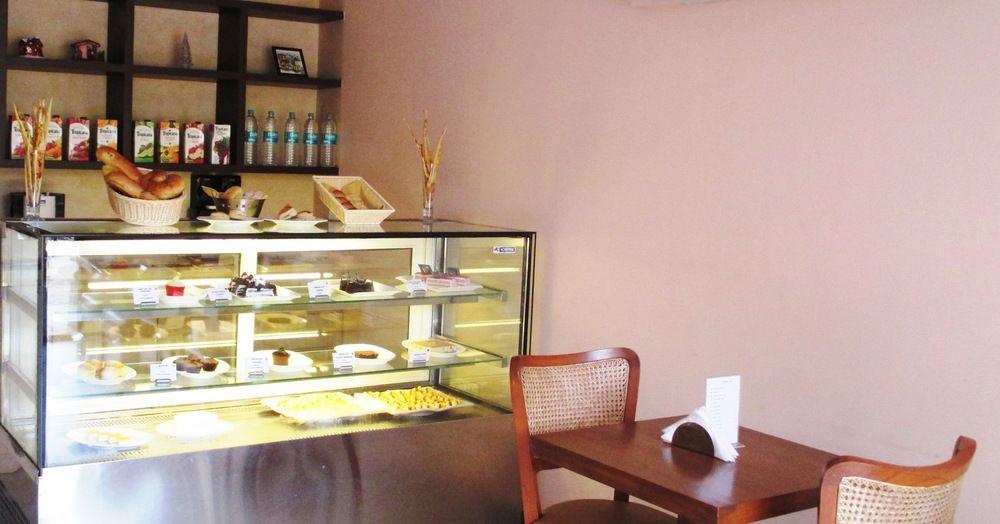 Hotel The Fern Residency, Miramar Panaji Esterno foto