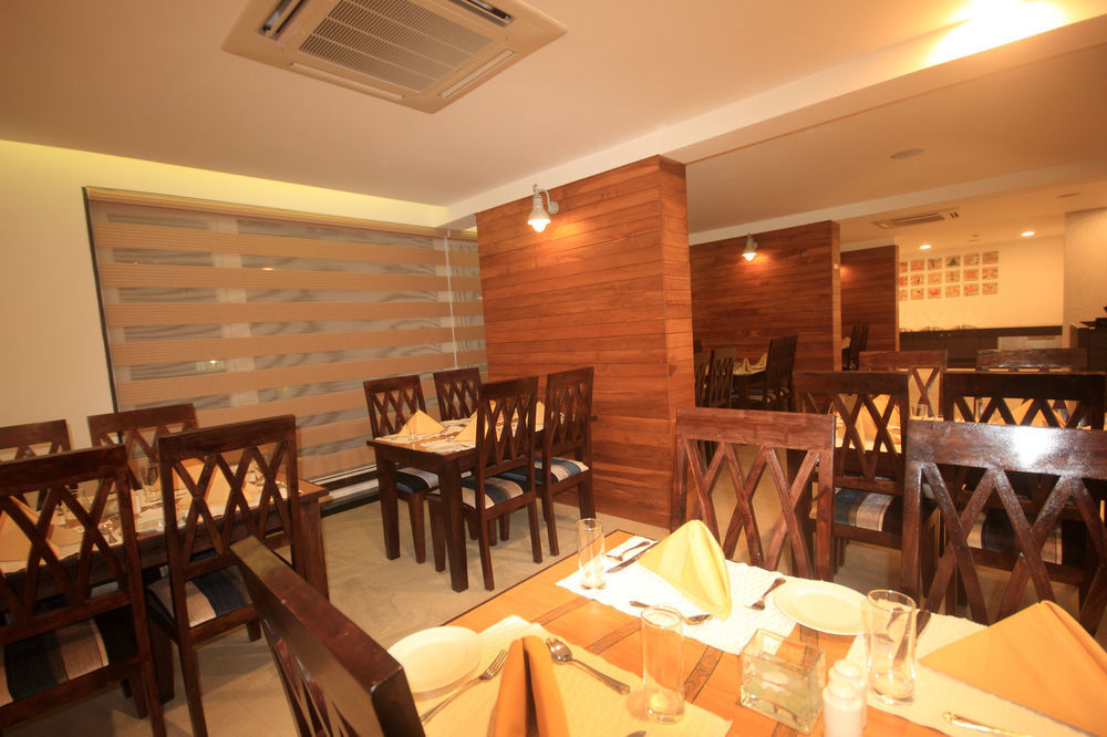 Hotel The Fern Residency, Miramar Panaji Esterno foto
