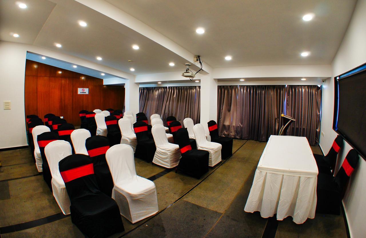 Hotel The Fern Residency, Miramar Panaji Esterno foto