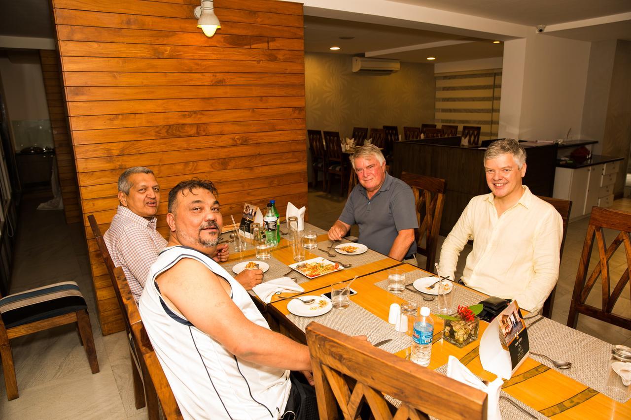 Hotel The Fern Residency, Miramar Panaji Esterno foto